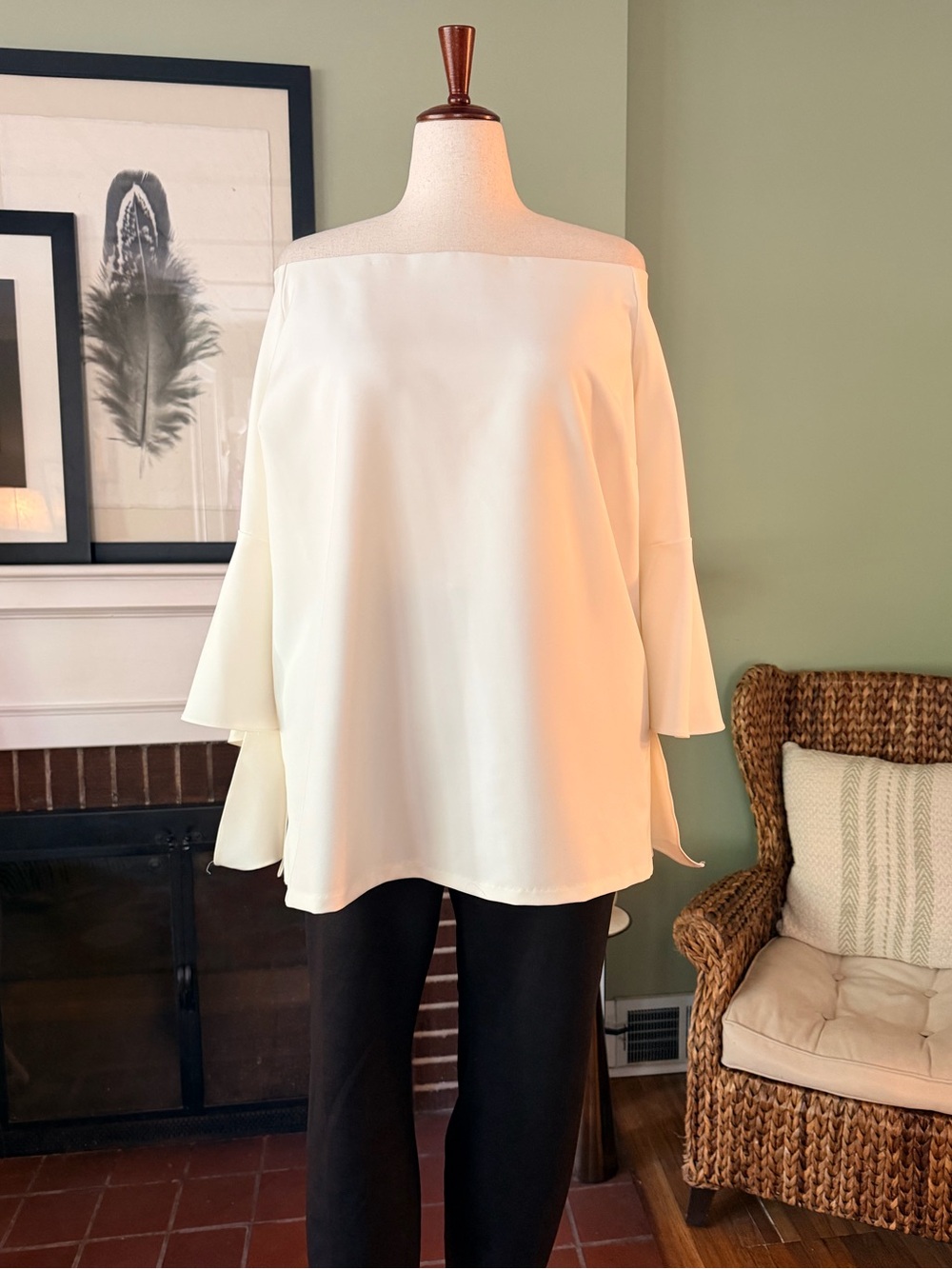 ELOQUII Ivory Off-the-Shoulder Asymmetrical Bell Sleeve Tunic Blouse NWOT -Sz 24